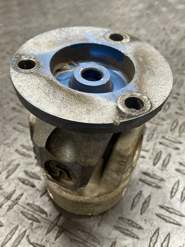2004-06 Pontiac GTO Driveshaft Input/Output Flanges- for 4L60E Auto Trans 280
