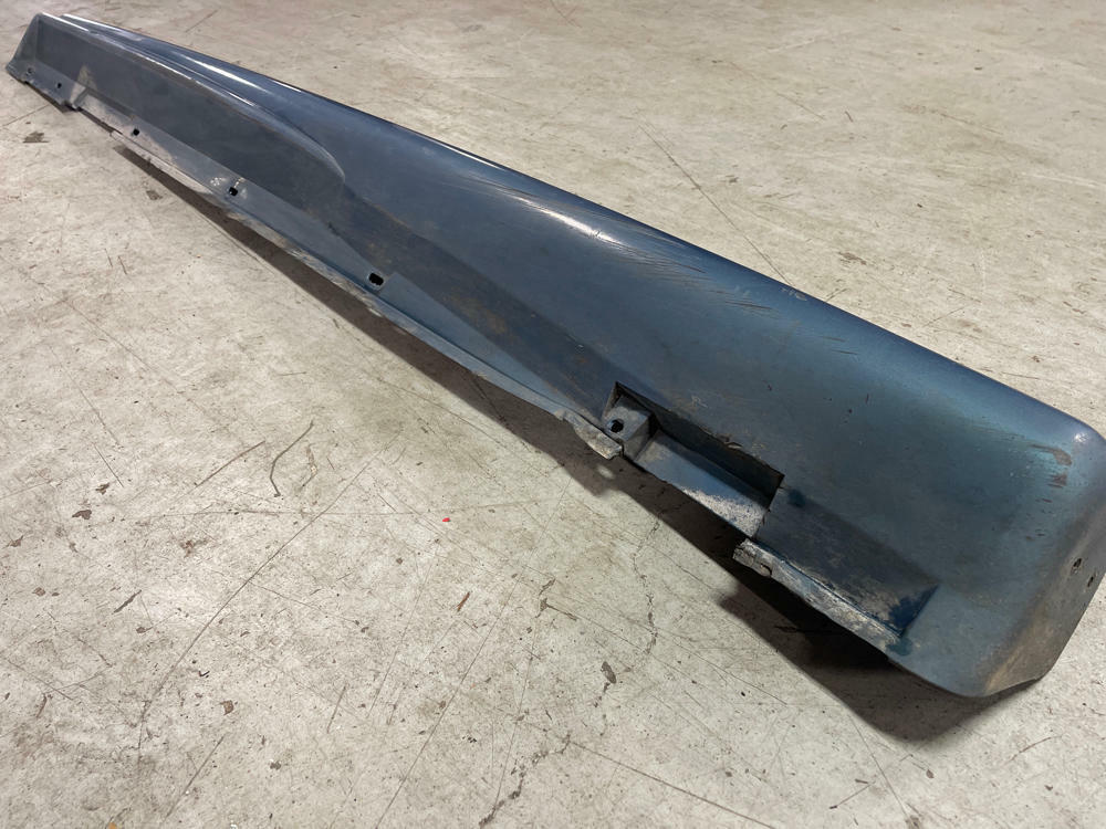 2004 Pontiac GTO Pass. RH Side Skirt/Rocker Panel- Barbados Mica Metallic 280