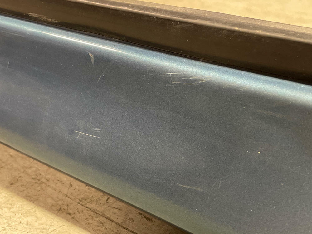 2004 Pontiac GTO Pass. RH Side Skirt/Rocker Panel- Barbados Mica Metallic 280