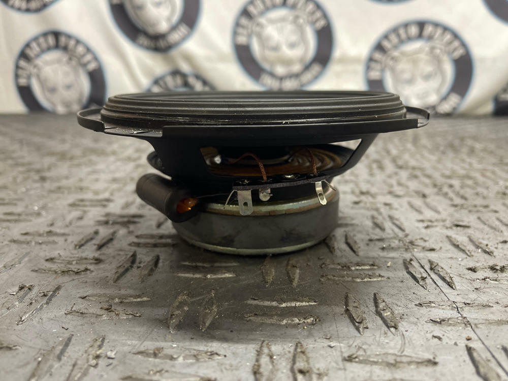 2004 Pontiac GTO RH Pioneer Door Speaker Assembly (x1) 280