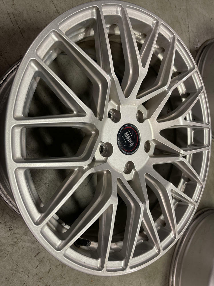 MOMO RF Series Cantina Wheels (x4)- 18x8.5", ET: 45mm, 5x120mm Bolt Pattern 280