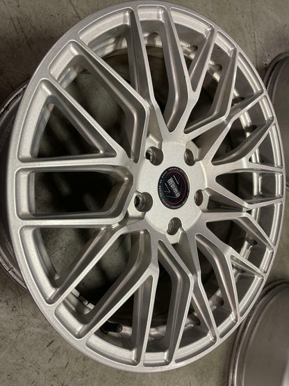 MOMO RF Series Cantina Wheels (x4)- 18x8.5", ET: 45mm, 5x120mm Bolt Pattern 280