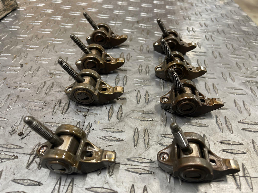2004 Pontiac GTO LS1 5.7L V8 Pair LH RH Cylinder Heads- SEE DESC 280