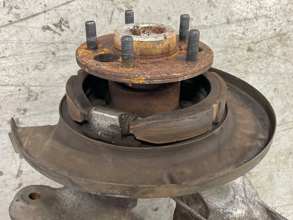 2004-06 Pontiac GTO Rear Passenger RH Control Arm Spindle Hub 280