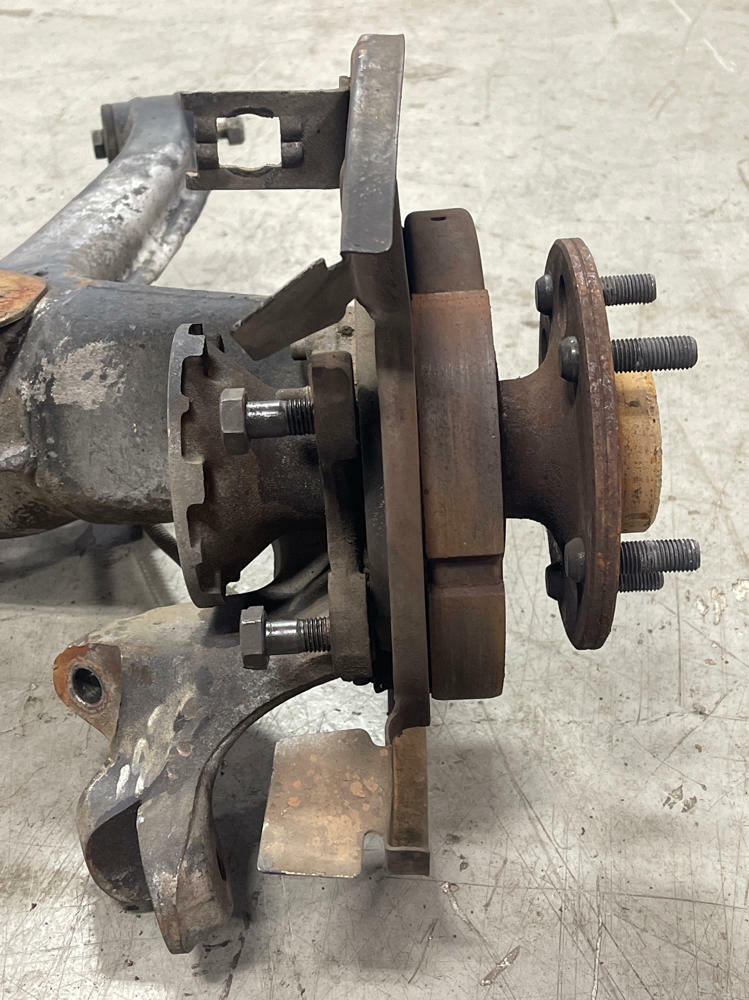 2004-06 Pontiac GTO Rear Passenger RH Control Arm Spindle Hub 280