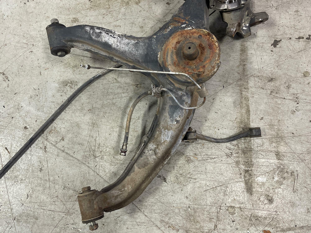 2004-06 Pontiac GTO Rear Passenger RH Control Arm Spindle Hub 280