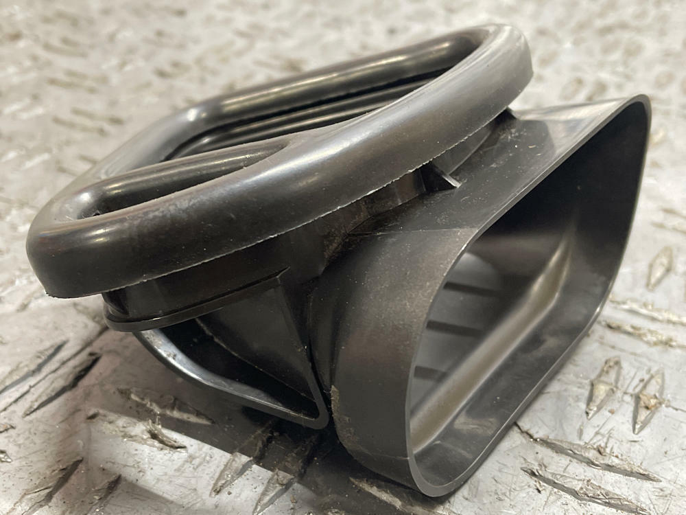 2004-06 Pontiac GTO Interior HVAC Vent Lot 280