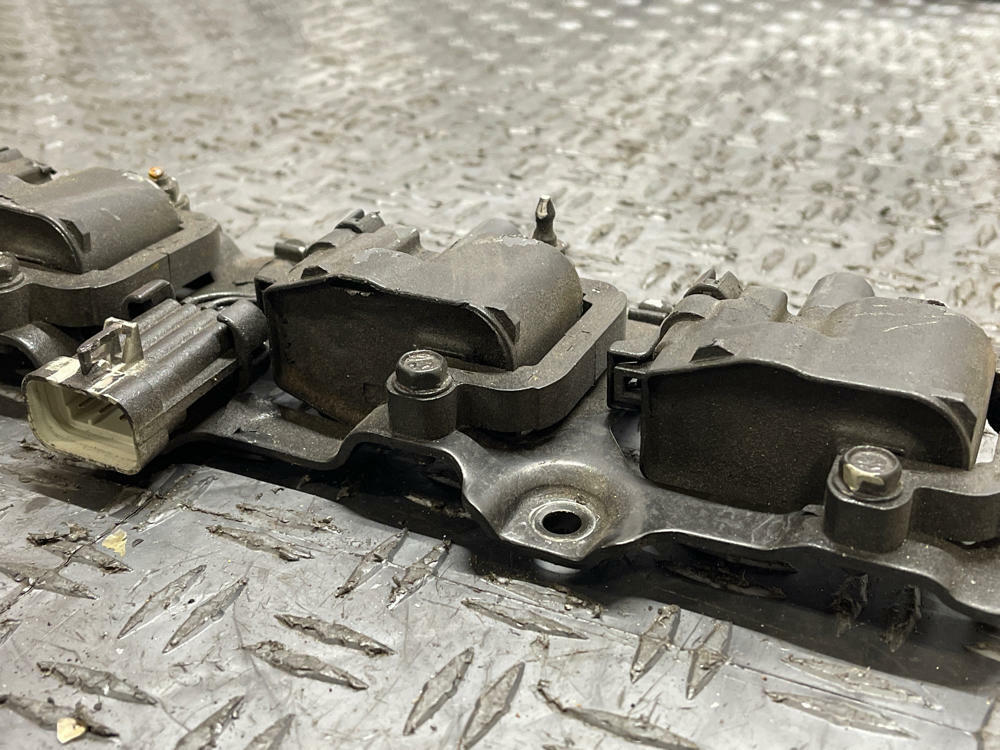 2004 Pontiac GTO OEM Passenger RH Coil Pack Assembly- for LS1 5.7L 280