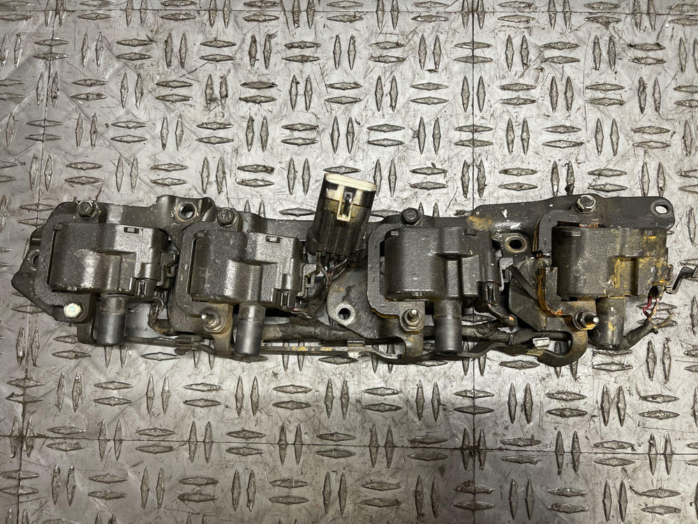 2004 Pontiac GTO OEM Driver LH Coil Pack Assembly- DAMAGED, for LS1 5.7L 280