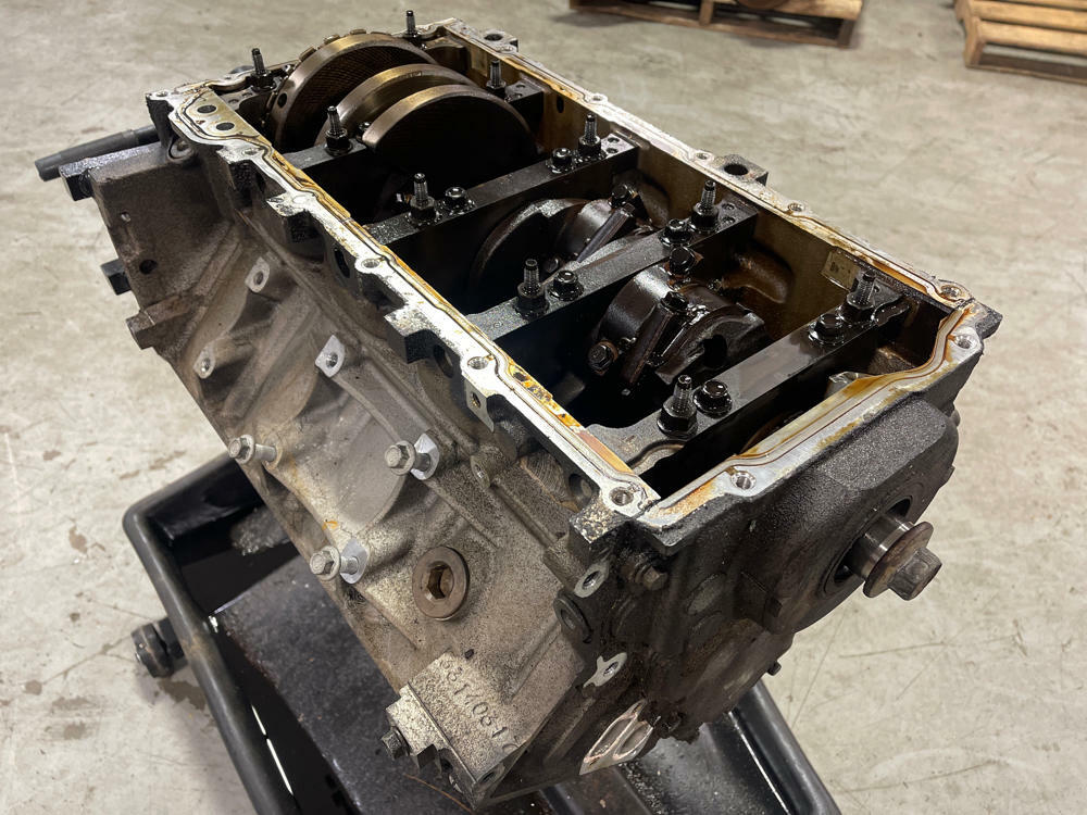 2004 Pontiac GTO LS1 5.7L V8 Short Block Assembly- Standard Bore, TMU 280