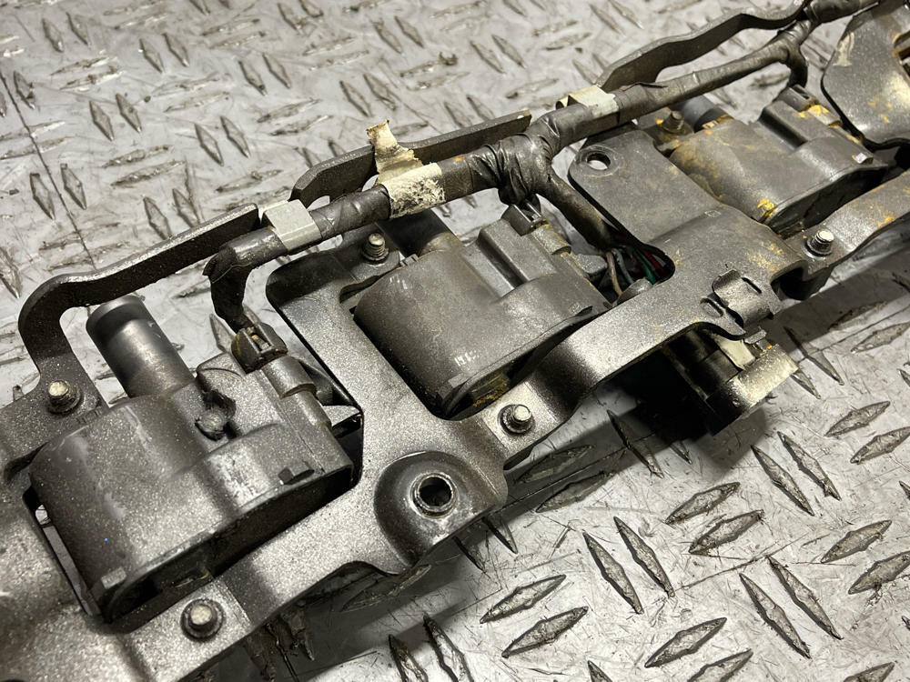 2004 Pontiac GTO OEM Driver LH Coil Pack Assembly- DAMAGED, for LS1 5.7L 280