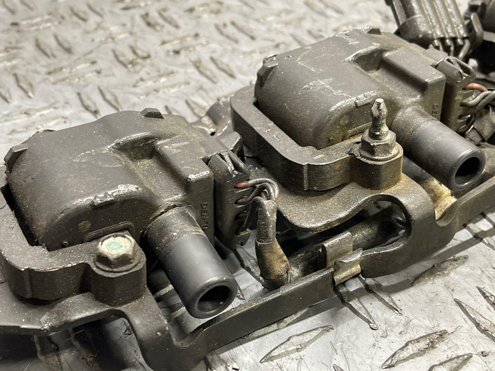 2004 Pontiac GTO OEM Driver LH Coil Pack Assembly- DAMAGED, for LS1 5.7L 280