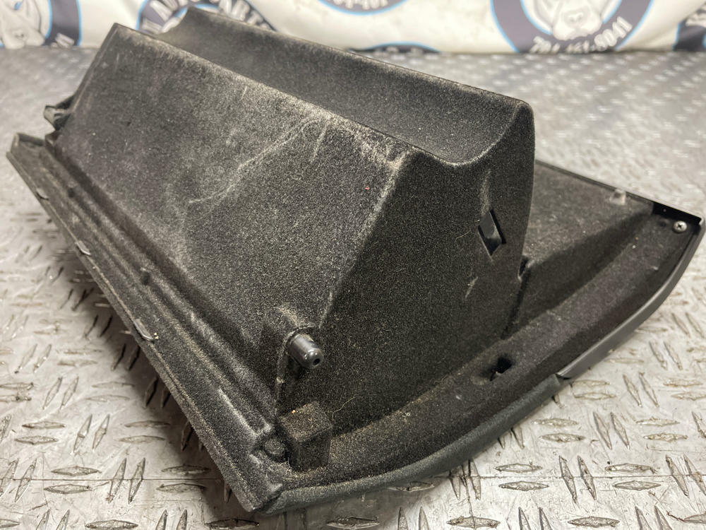 2004-06 Pontiac GTO Interior Passenger RH GloveBox 280
