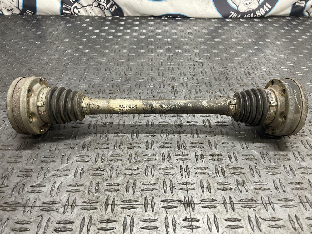 2004-06 Pontiac GTO Rear Passenger RH Control Arm Spindle Hub 280