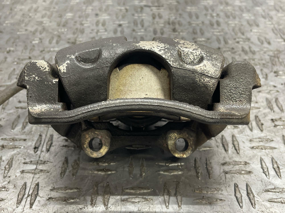 2004-06 Pontiac GTO Rear Brake Caliper Pair 280