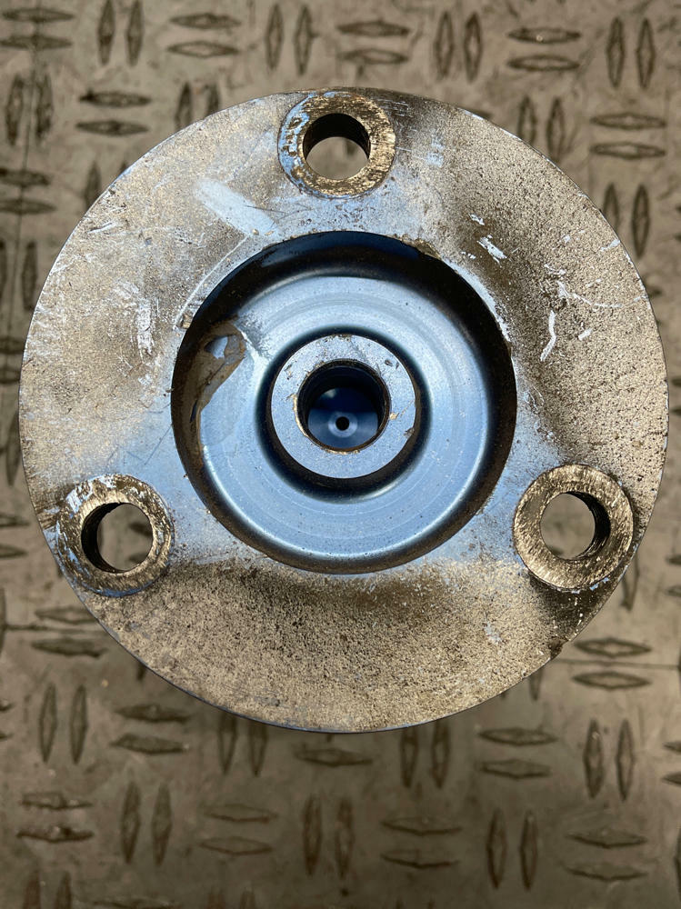 2004-06 Pontiac GTO Driveshaft Input/Output Flanges- for 4L60E Auto Trans 280