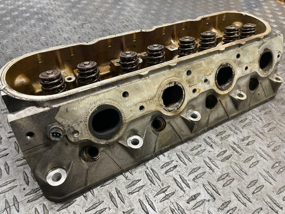 2004 Pontiac GTO LS1 5.7L V8 Pair LH RH Cylinder Heads- SEE DESC 280