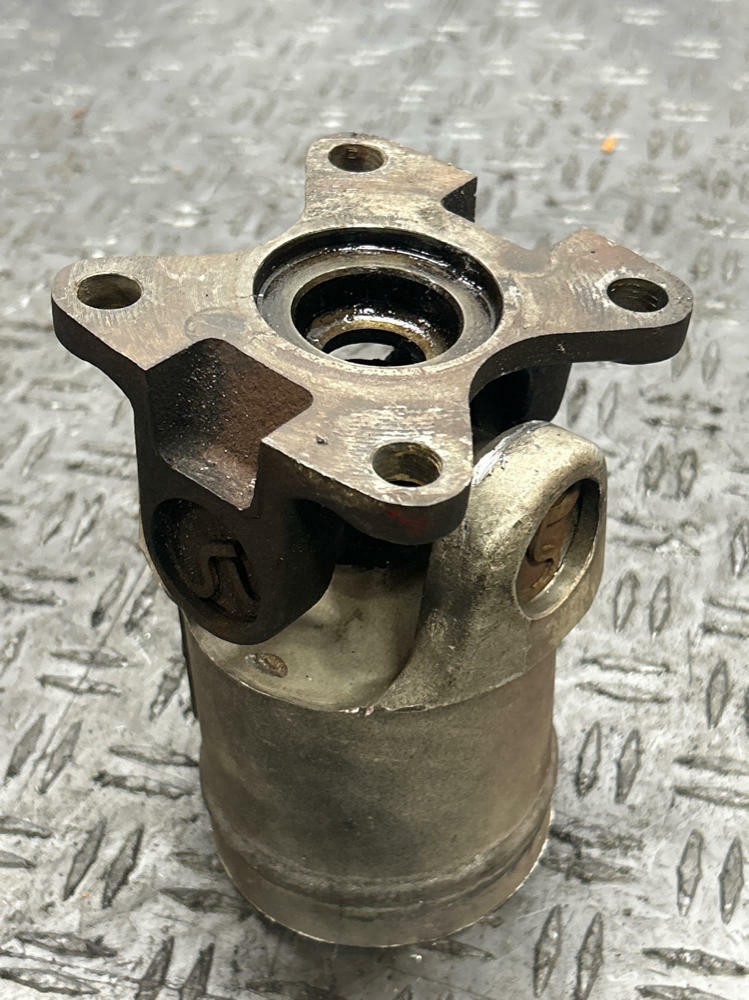 2003-04 Ford Mustan SVT Cobra IRS Driveshaft Flange 286