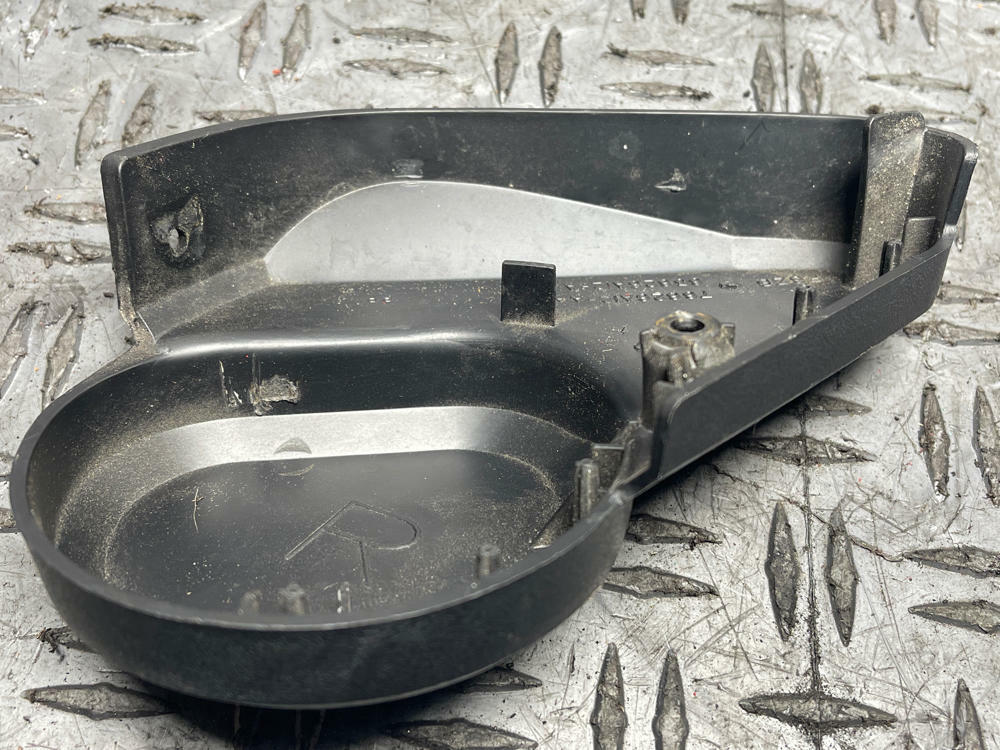 1999-04 Ford Mustang Passenger Front RH Seat Belt Buckle- Sunfaded 286