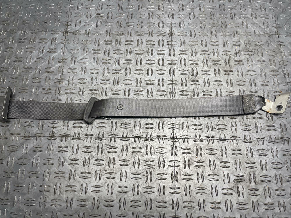1999-04 Ford Mustang OEM Rear Seat Belt Pair- for CONVERTIBLE 286