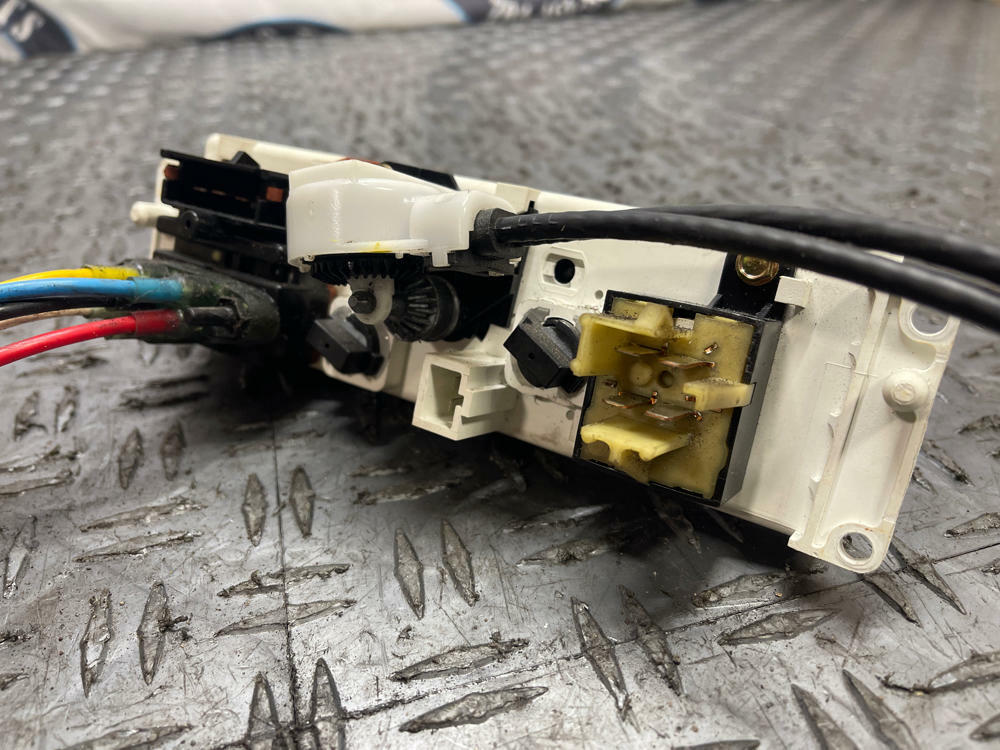 1999-04 Ford Mustang HVAC Control Panel 286