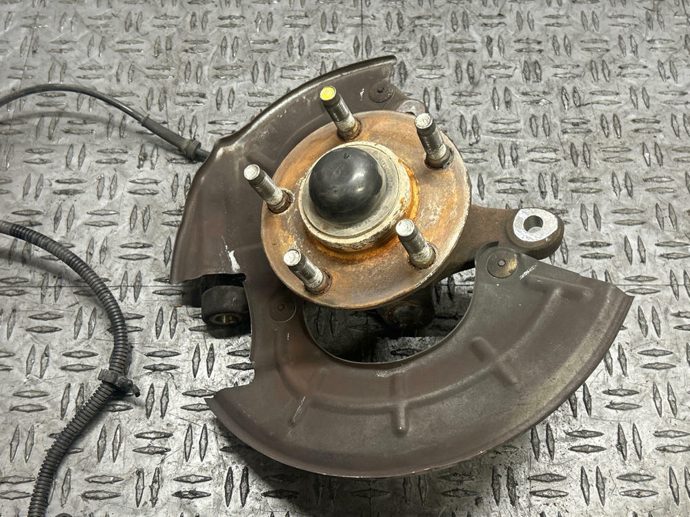 1999-04 Ford Mustang OEM Driver Front LH Spindle Assembly 286