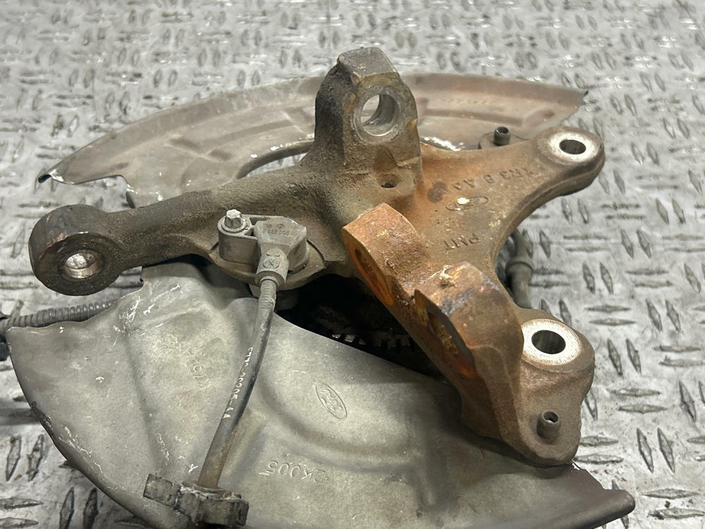 1999-04 Ford Mustang OEM Driver Front LH Spindle Assembly 286