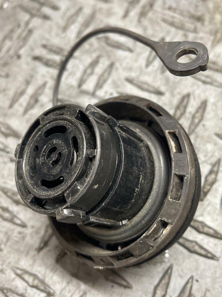 1999-04 Ford Mustang Fuel Filler Neck Assembly- Missing End Tip (Tank Side) 286