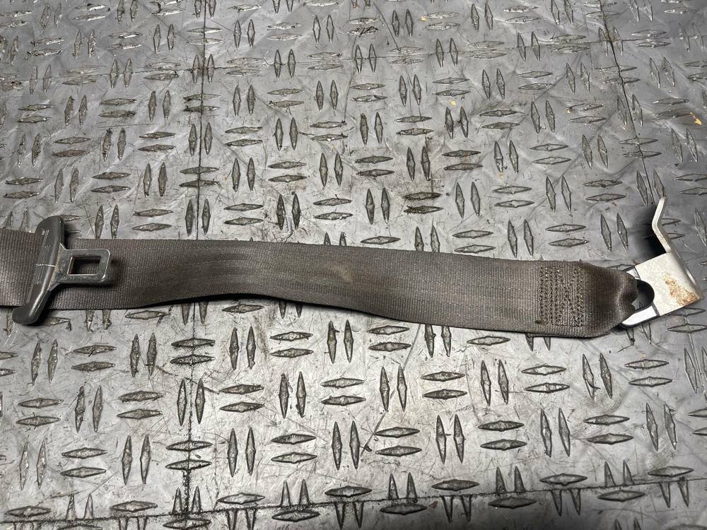 1999-04 Ford Mustang OEM Rear Seat Belt Pair- for CONVERTIBLE 286