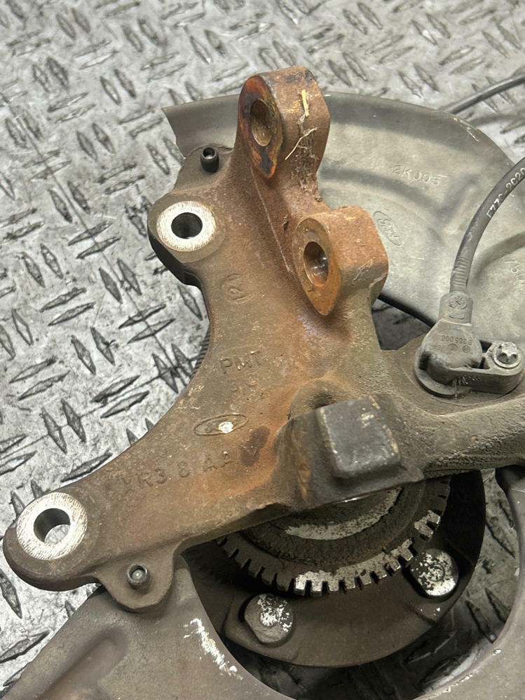 1999-04 Ford Mustang OEM Driver Front LH Spindle Assembly 286