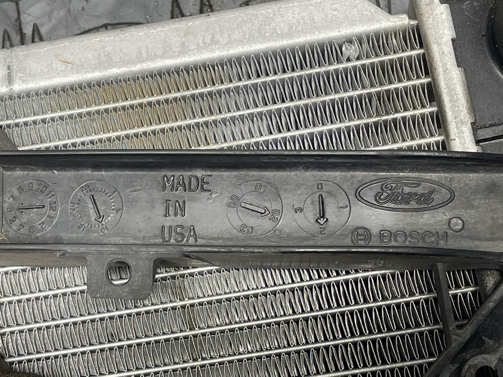 1999-04 Ford Mustang Ford GT/Bullitt Mustang Radiator- Plastic End Tanks 286