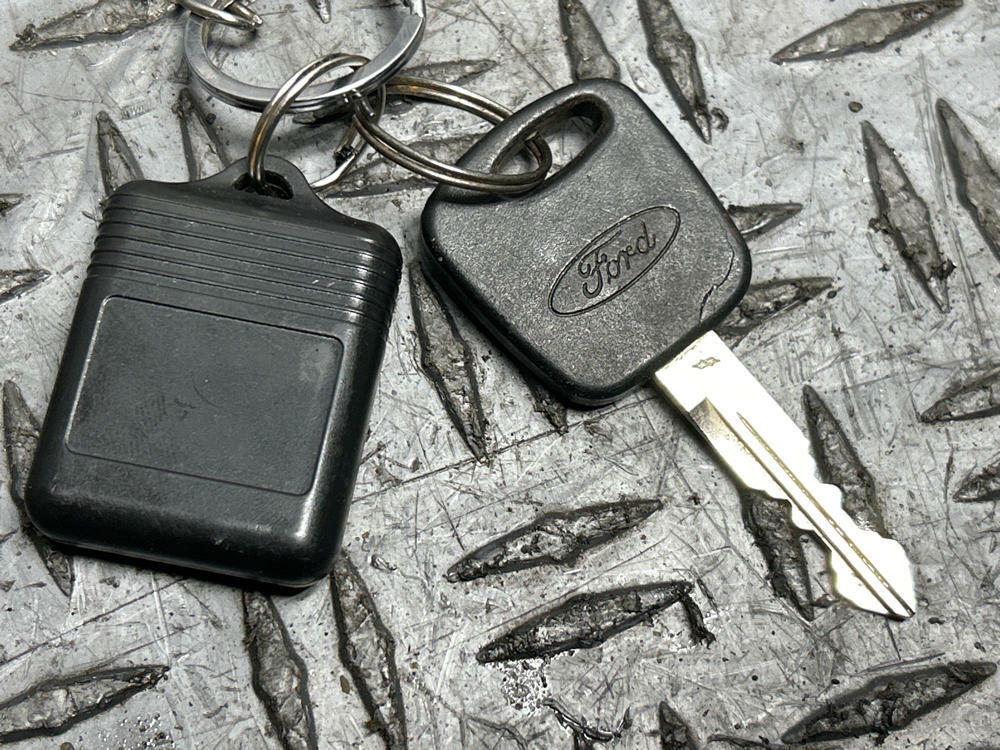 2003-04 Ford Mustang SVT Cobra Ignition & Key- MATCHED SET 286