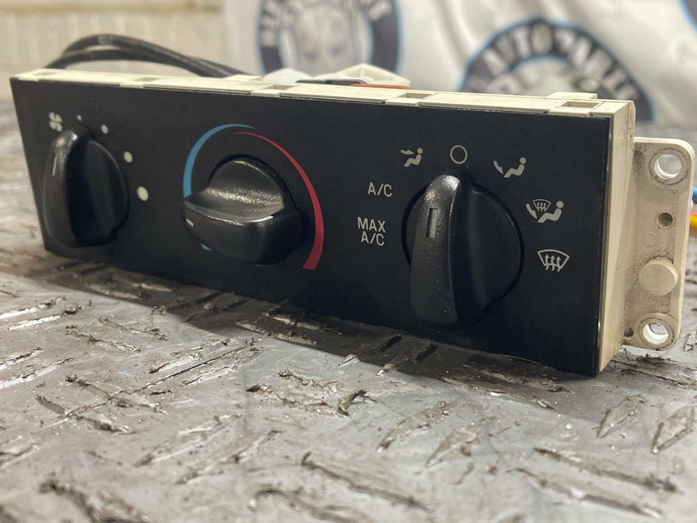 1999-04 Ford Mustang HVAC Control Panel 286