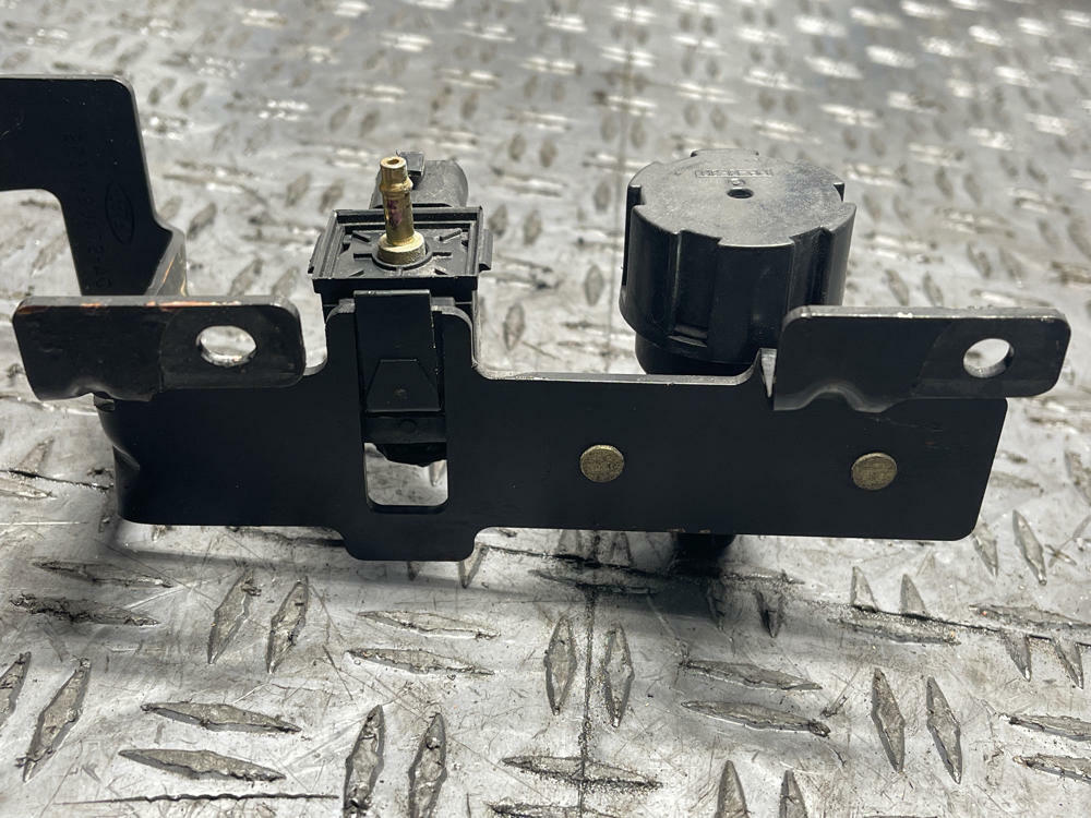 2003-04 Ford Mustang SVT Cobra OEM EGR/Vaccum Bracket & Accessories 286