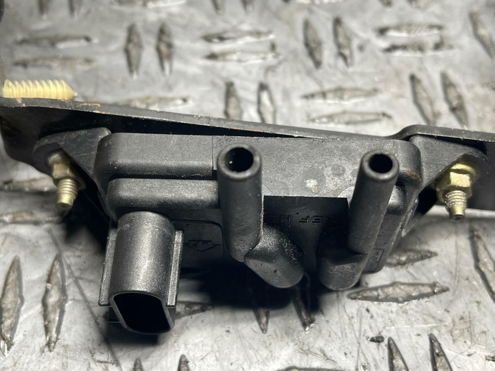 2003-04 Ford Mustang SVT Cobra OEM EGR/Vaccum Bracket & Accessories 286