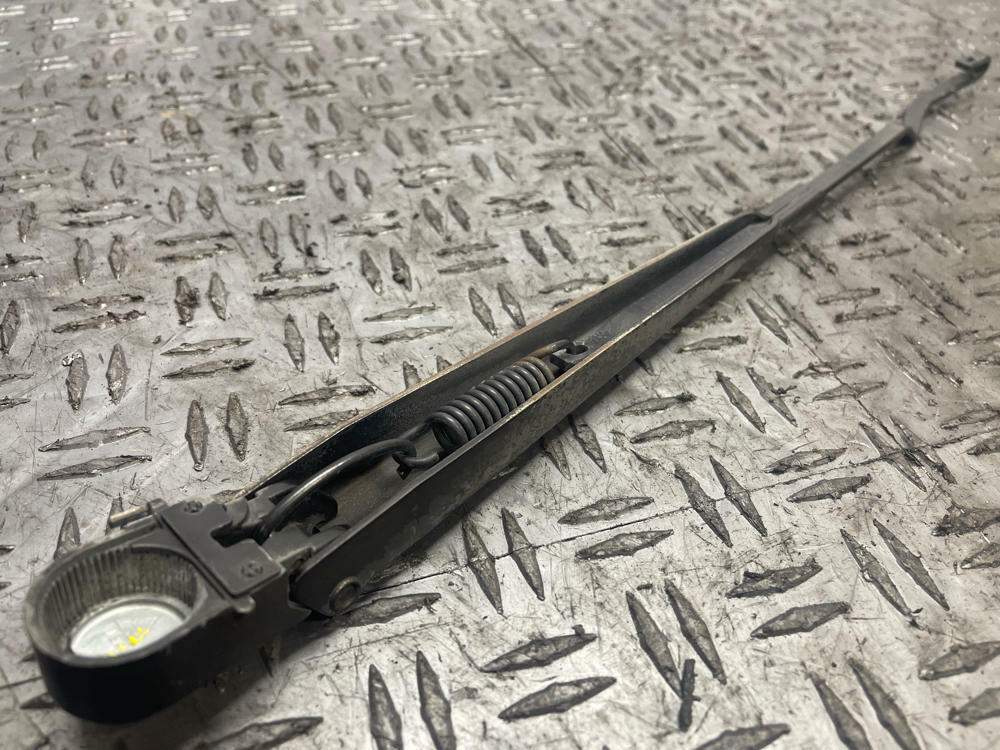 2003-04 Ford Mustang SVT Cobra Wiper Arm Set 287