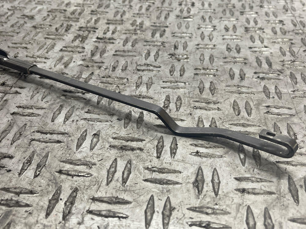 2003-04 Ford Mustang SVT Cobra Wiper Arm Set 287