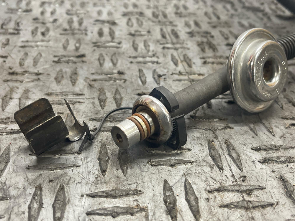 2003-04 Ford Mustang SVT Cobra Fuel Dampener 287