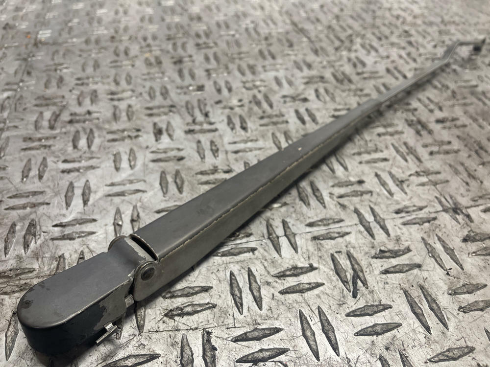2003-04 Ford Mustang SVT Cobra Wiper Arm Set 287