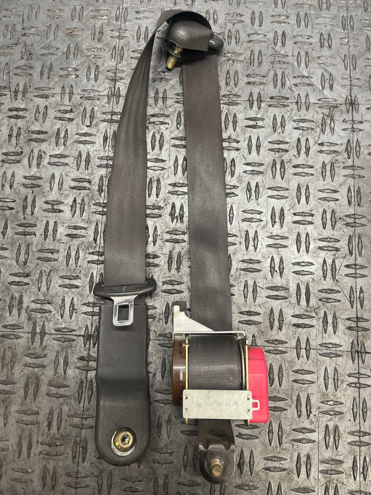 2003-04 Ford Mustang SVT Cobra Front Driver LH Coupe Seat Belt 287