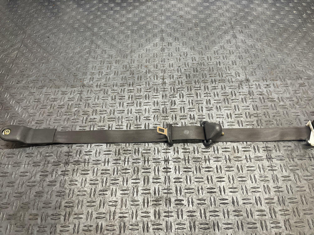2003-04 Ford Mustang SVT Cobra Front Driver LH Coupe Seat Belt 287