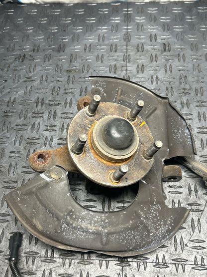1999-04 Ford Mustang Passenger Front RH Spindle Assembly 285