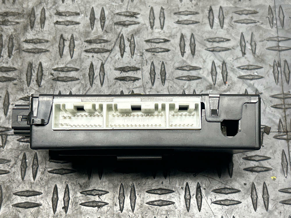 2003-2004 Ford Mustang SVT Cobra GEM Module 285