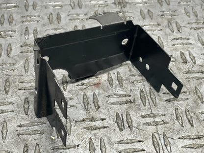 1999-04 Ford Mustang GT/SVT Cobra Engine Bay Fuse Box Mounting Bracket
