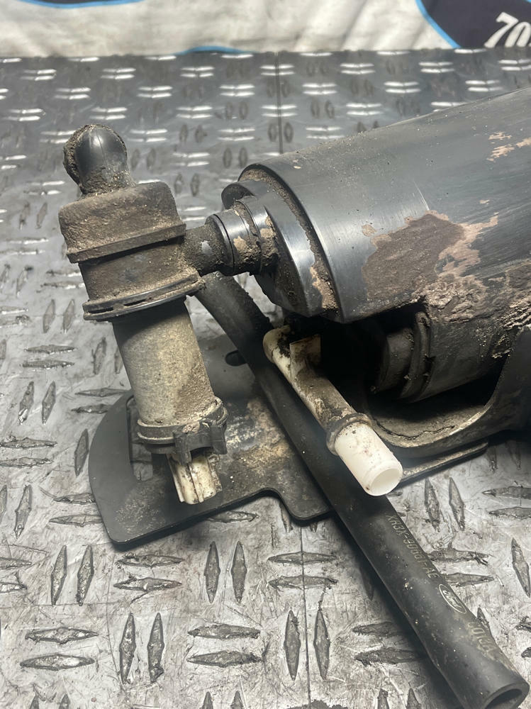 2003-04 Ford Mustang SVT Cobra Charcoal Canister Assembly 288