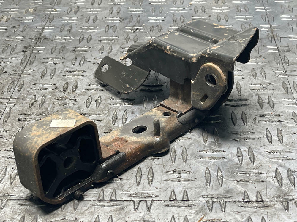 2011-14 Ford Mustang GT OEM Muffler LH 33k Miles 290