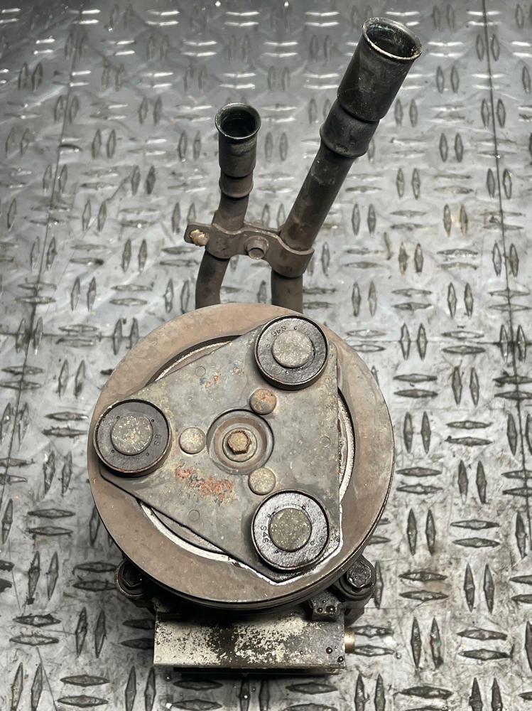 1993-98 Lincoln Mark VIII OEM A/C Compressor- w/ Hardware 285