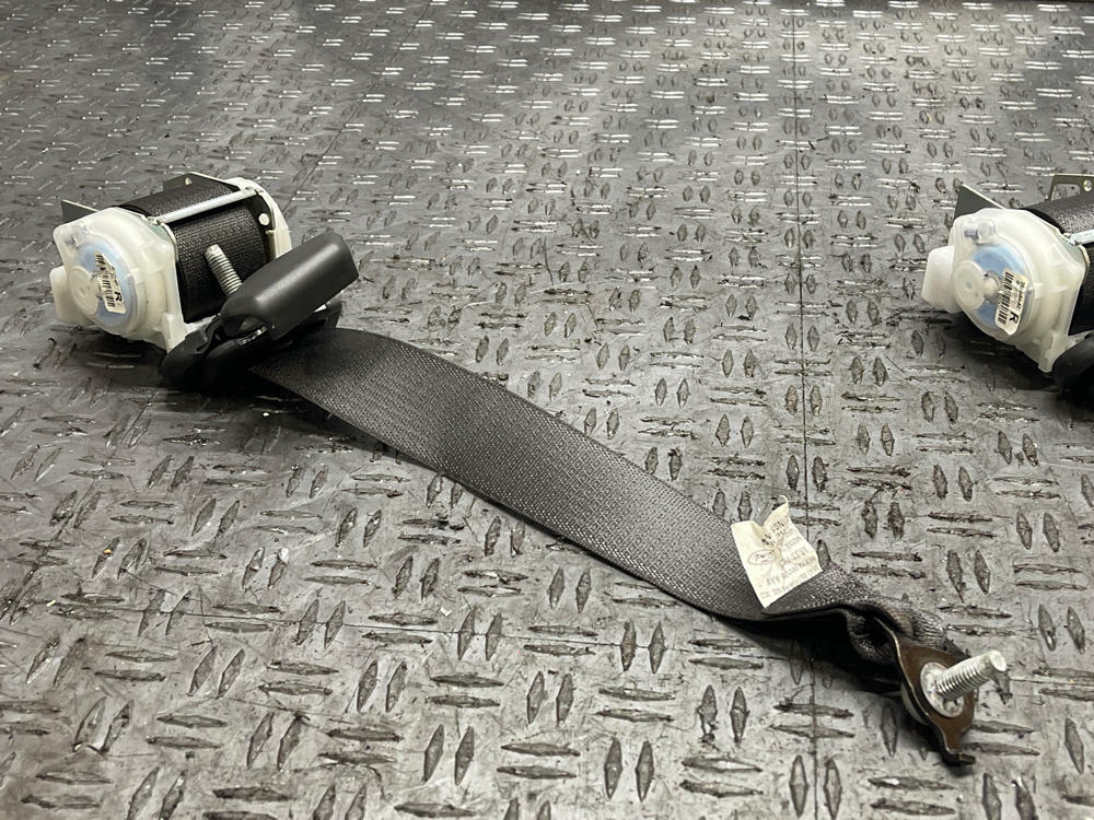 2011-14 Ford Mustang Rear Seat Belts LH RH- FOR CONVERTIBLE 33k Miles 290