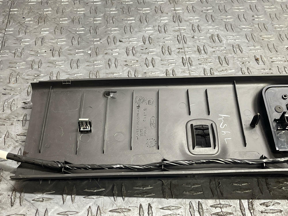 2011-14 Ford Mustang OEM Upper Windshield Trim Panel Dome Light & Harness 290