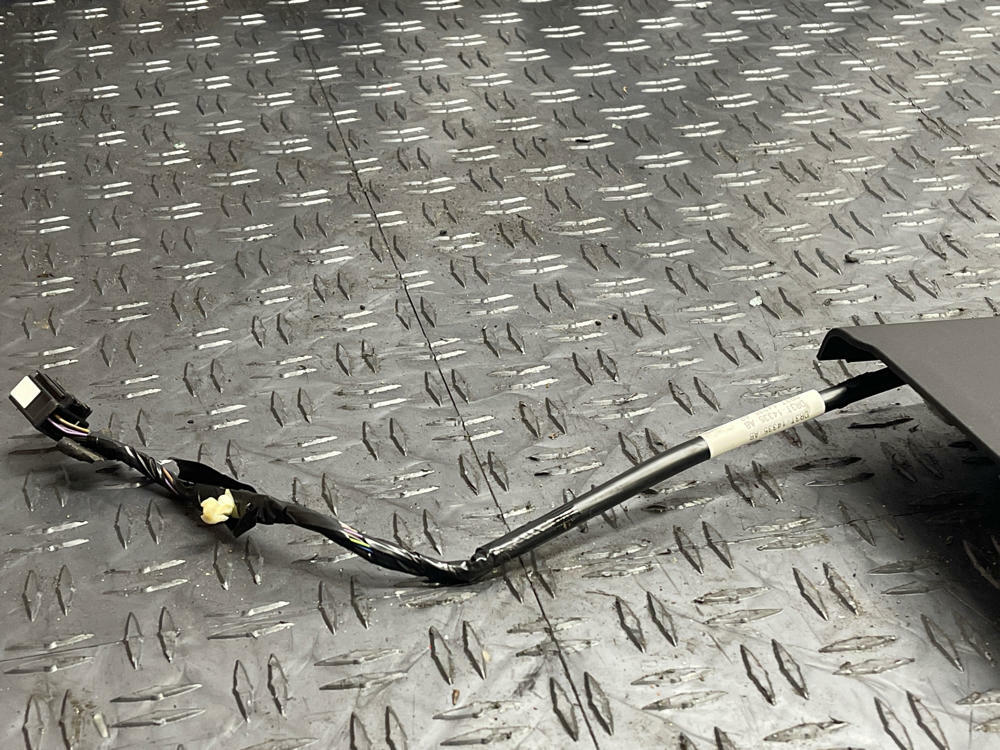 2011-14 Ford Mustang OEM Upper Windshield Trim Panel Dome Light & Harness 290